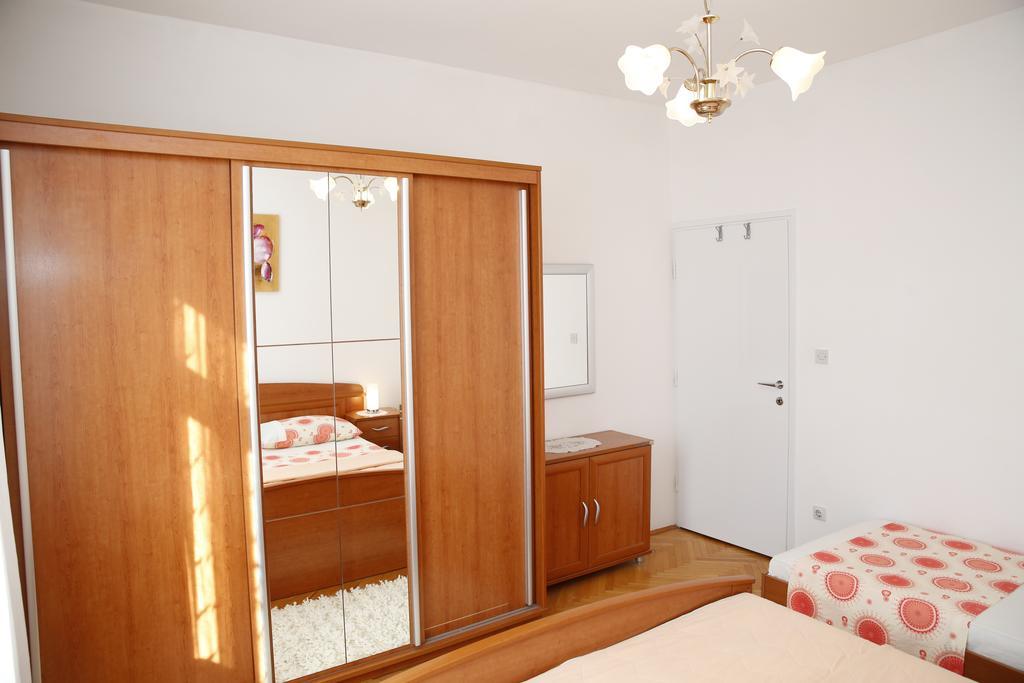 Apartments Vila&Zora Vodice Exterior photo