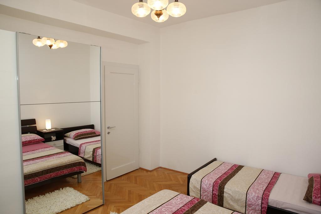 Apartments Vila&Zora Vodice Exterior photo